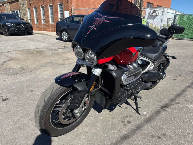 2023 Triumph, 6 052 km, dovoz Kanada — foto 3 z 5
