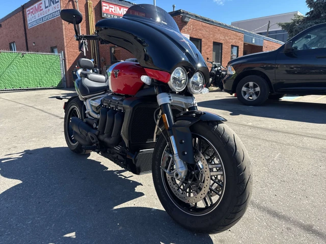 2023 Triumph, 6 052 km, dovoz Kanada — foto 4 z 5