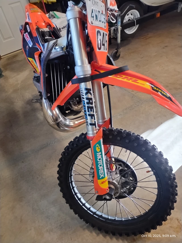 2017 KTM, dovoz Kanada — foto 2 z 5