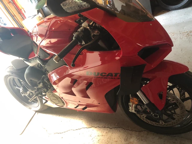 2023 Ducati, 4 000 km, dovoz Kanada — foto 2 z 5