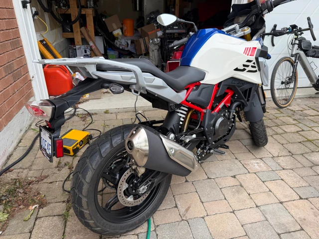 2024 BMW, 67 km, dovoz Kanada — foto 2 z 5