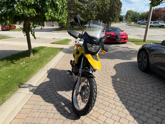 2004 BMW, 85 000 km, dovoz Kanada — foto 3 z 5