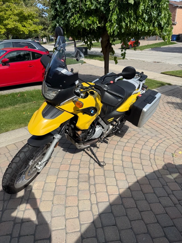 2004 BMW, 85 000 km, dovoz Kanada — foto 5 z 5