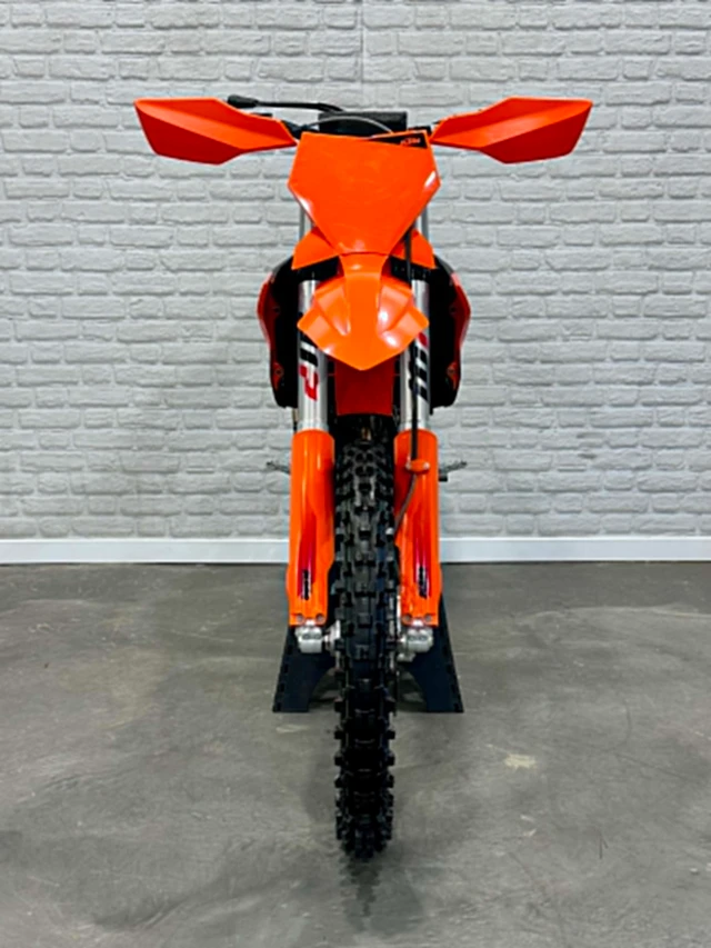 2025 KTM, 32 km, dovoz Kanada — foto 2 z 5