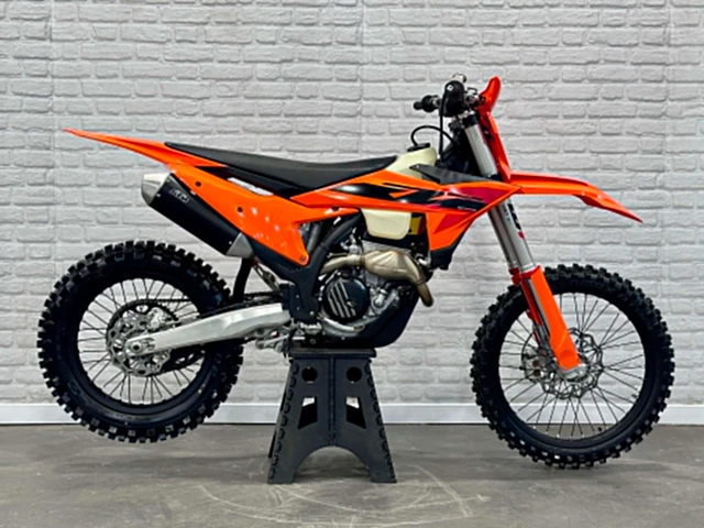 2025 KTM, 32 km, dovoz Kanada — foto 5 z 5