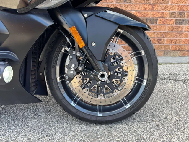2022 BMW, 30 844 km, dovoz Kanada — foto 3 z 5