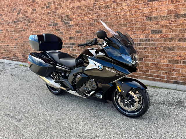 2022 BMW, 30 844 km, dovoz Kanada — foto 4 z 5