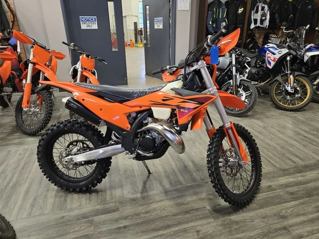 2026 KTM, dovoz Kanada — foto 2 z 4