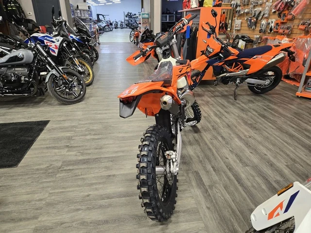 2026 KTM, dovoz Kanada — foto 3 z 4