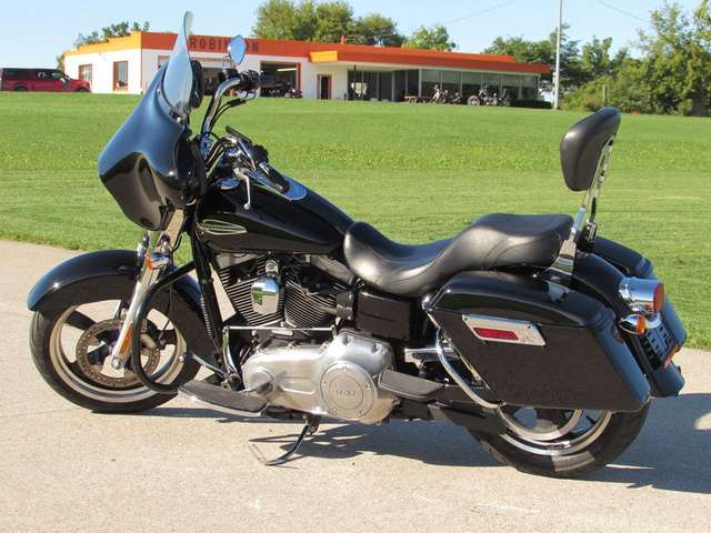 2012 Harley-Davidson, 14 400 km, dovoz Kanada — foto 2 z 5