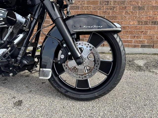 2011 Harley-Davidson, 29 000 km, dovoz Kanada — foto 3 z 5