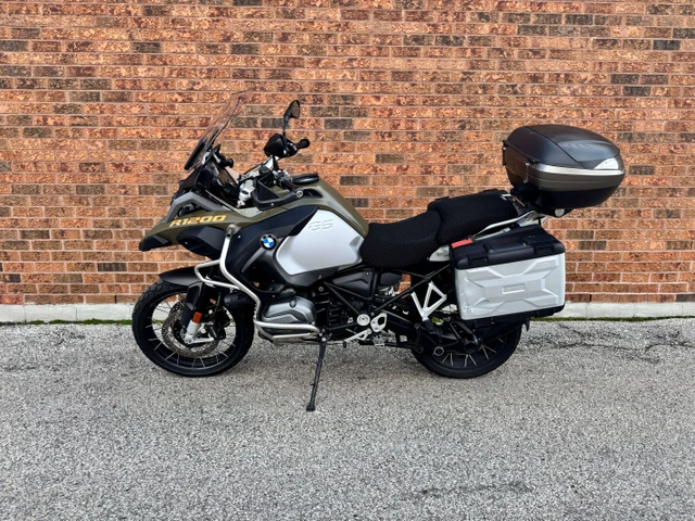 2014 BMW, 64 500 km, dovoz Kanada — foto 2 z 5