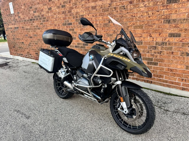 2014 BMW, 64 500 km, dovoz Kanada — foto 3 z 5