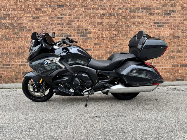 2022 BMW, 6 500 km, dovoz Kanada — foto 2 z 5