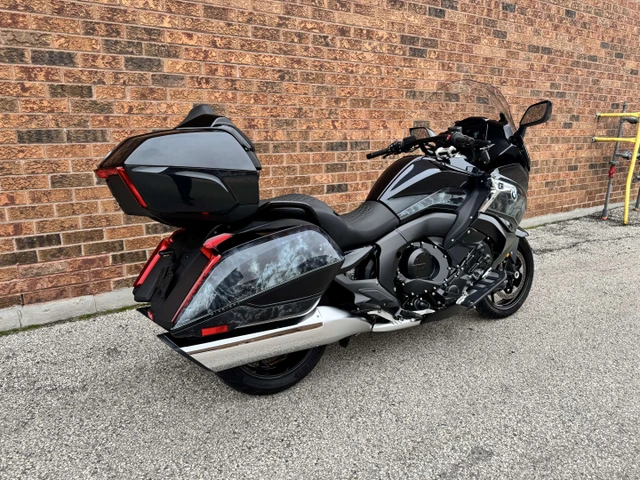 2022 BMW, 6 500 km, dovoz Kanada — foto 3 z 5
