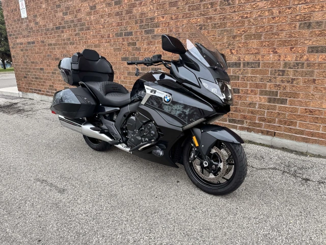 2022 BMW, 6 500 km, dovoz Kanada — foto 4 z 5
