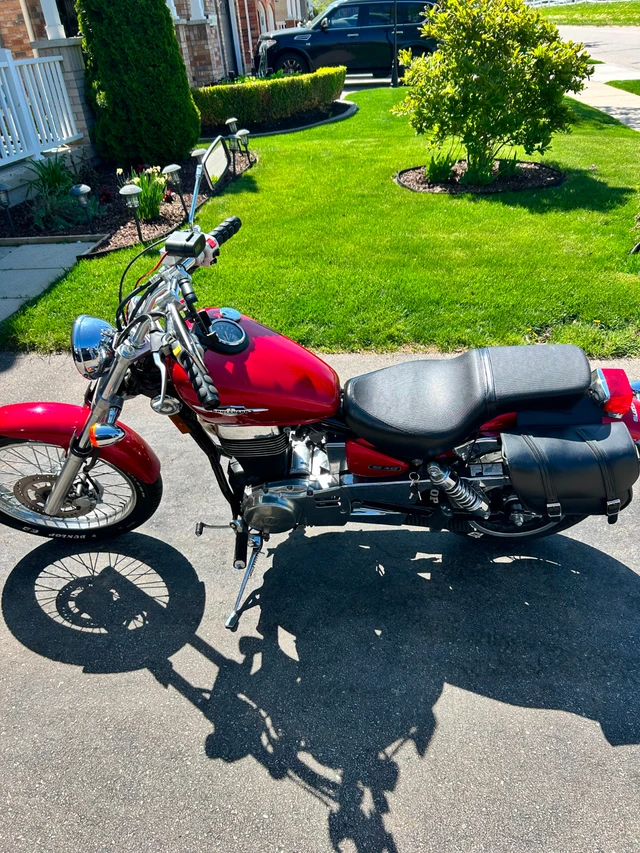2015 Suzuki, 43 000 km, dovoz Kanada — foto 4 z 5