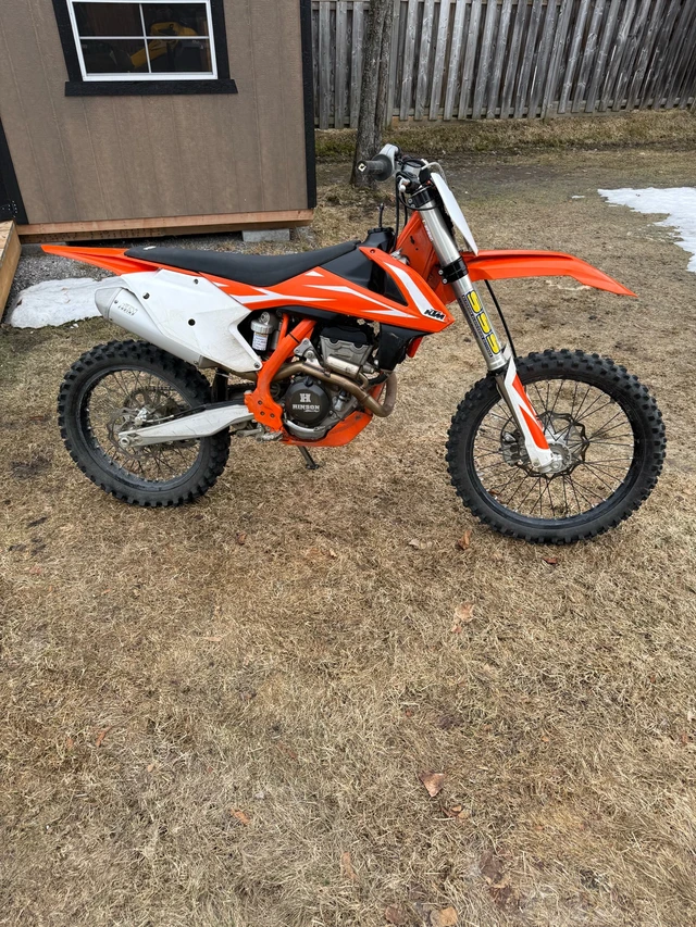 2018 KTM, dovoz Kanada — foto 3 z 4