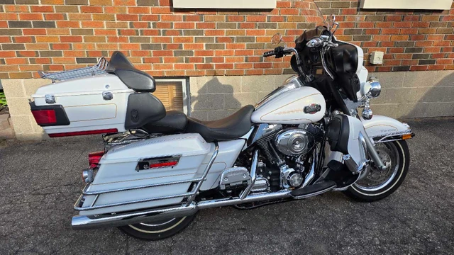 2008 Harley-Davidson, 50 500 km, dovoz Kanada — foto 4 z 5
