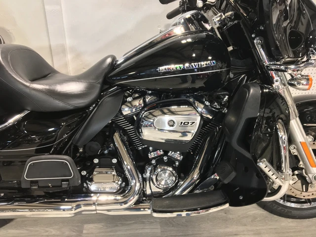 2017 Harley-Davidson, 22 004 km, dovoz Kanada — foto 3 z 5