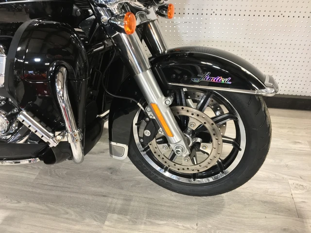 2017 Harley-Davidson, 22 004 km, dovoz Kanada — foto 4 z 5