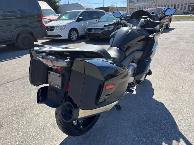 2019 BMW, 34 303 km, dovoz Kanada — foto 5 z 5