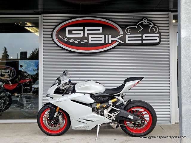 2017 Ducati, bílá, 15 847 km, dovoz Kanada — foto 2 z 5