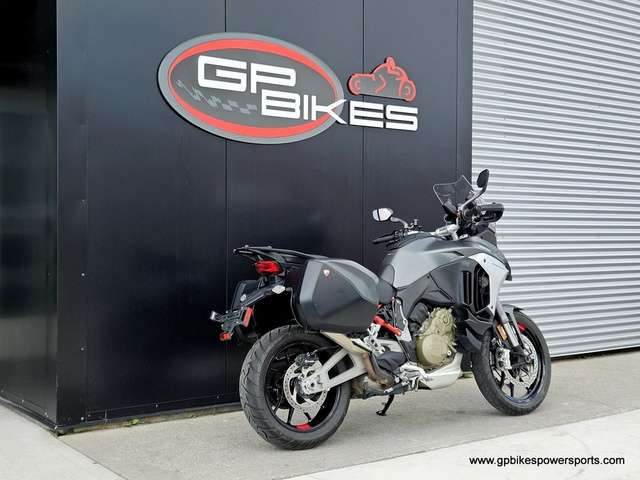 2023 Ducati, 6 759 km, dovoz Kanada — foto 3 z 5