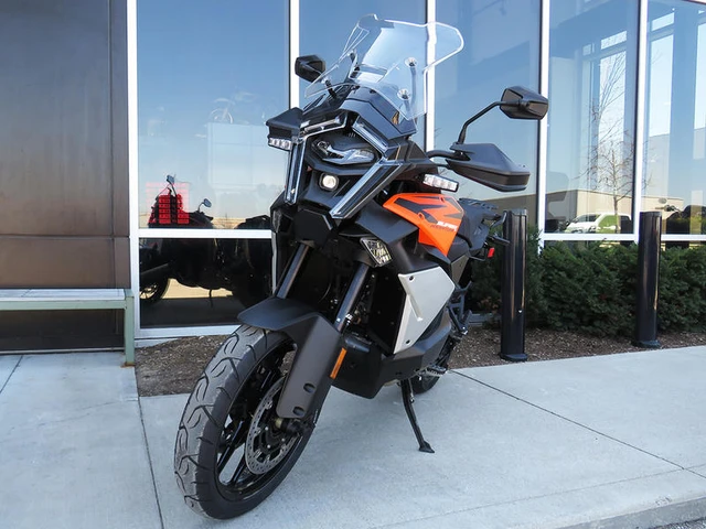 2027 KTM, 1 km, dovoz Kanada — foto 4 z 5