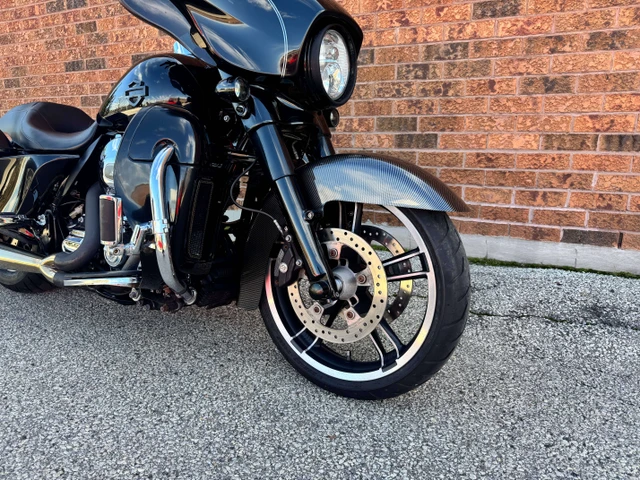 2015 Harley-Davidson, 38 000 km, dovoz Kanada — foto 5 z 5