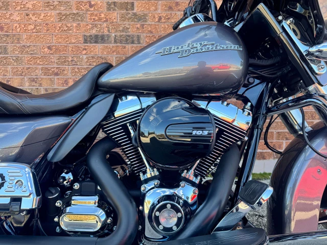 2014 Harley-Davidson, 30 000 km, dovoz Kanada — foto 5 z 5