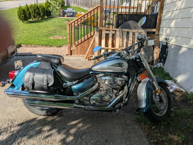 2003 Suzuki, 27 327 km, dovoz Kanada — foto 3 z 5