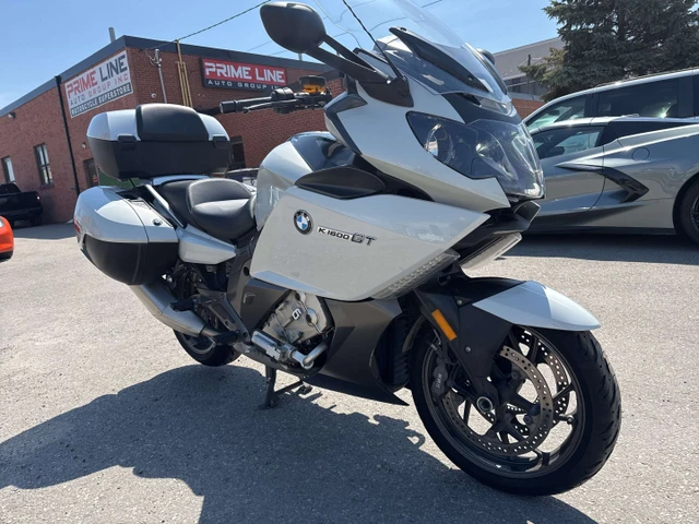 2012 BMW, 115 652 km, dovoz Kanada — foto 4 z 5