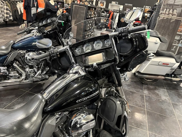 2014 Harley-Davidson, 56 047 km, dovoz Kanada — foto 4 z 5