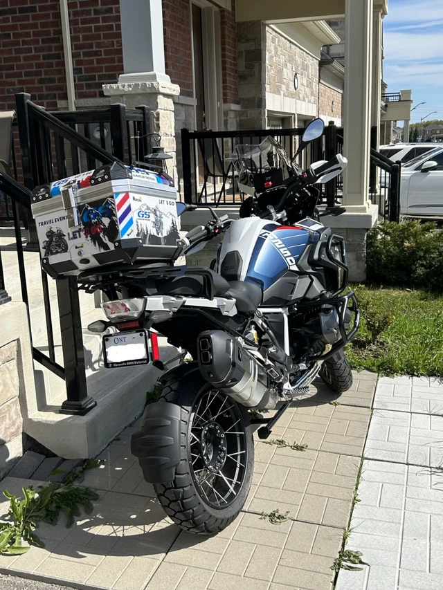 2023 BMW, 10 800 km, dovoz Kanada — foto 3 z 5