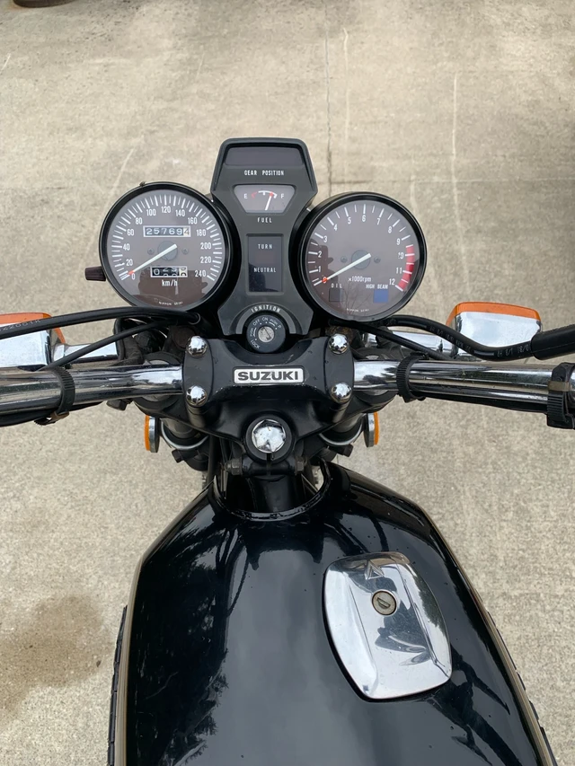 1982 Suzuki, 25 769 km, dovoz Kanada — foto 3 z 5