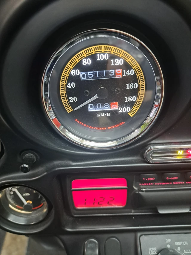 1998 Harley-Davidson, 105 000 km, dovoz Kanada — foto 4 z 5