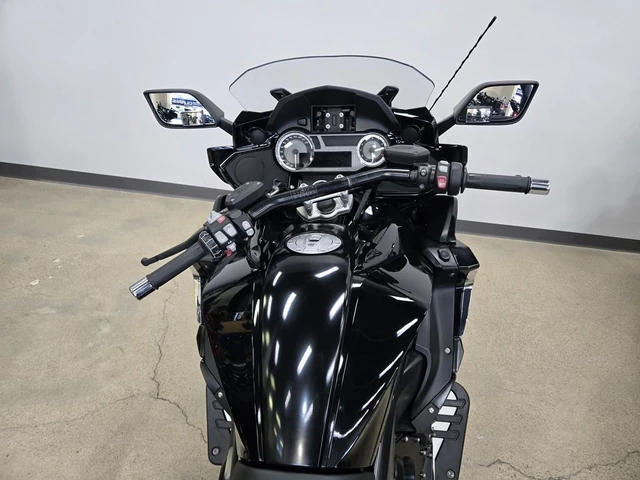2018 BMW, 39 700 km, dovoz Kanada — foto 4 z 4