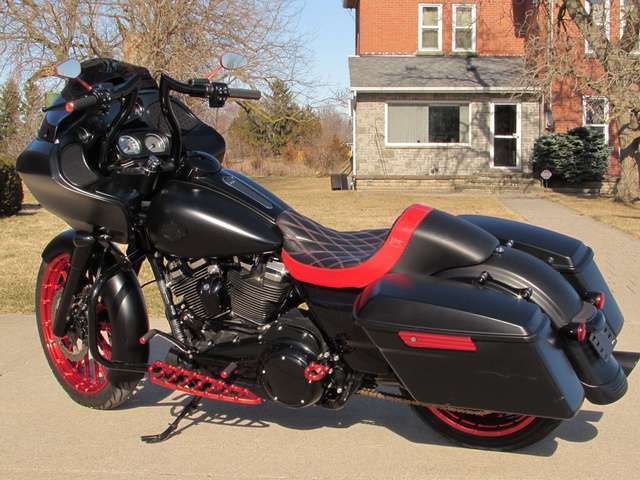 2017 Harley-Davidson, 27 300 km, dovoz Kanada — foto 4 z 5