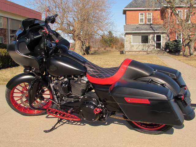 2017 Harley-Davidson, 27 300 km, dovoz Kanada — foto 5 z 5