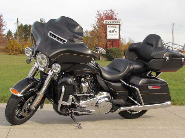2017 Harley-Davidson, 96 500 km, dovoz Kanada — foto 2 z 5