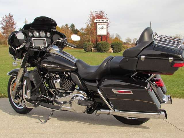 2017 Harley-Davidson, 96 500 km, dovoz Kanada — foto 3 z 5