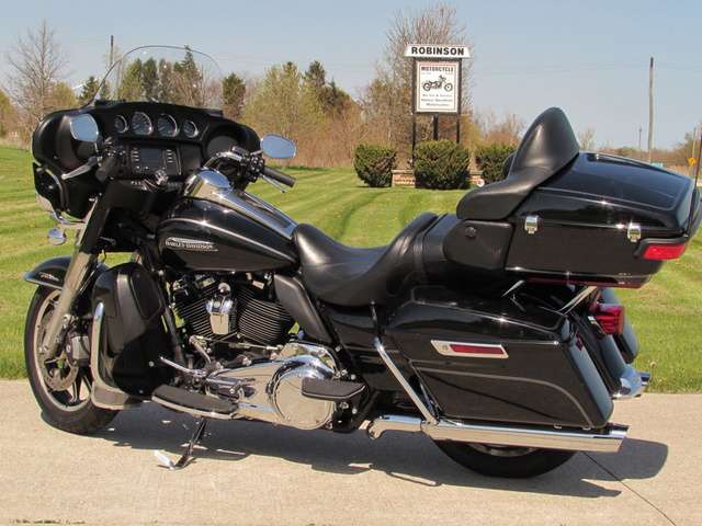 2017 Harley-Davidson, 41 500 km, dovoz Kanada — foto 2 z 5