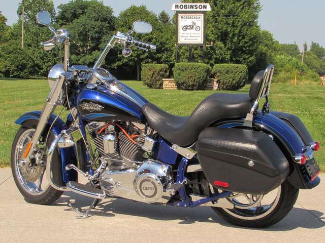 2011 Harley-Davidson, dovoz Kanada — foto 3 z 5