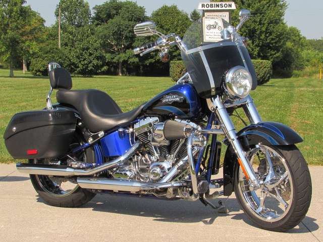 2011 Harley-Davidson, dovoz Kanada — foto 4 z 5