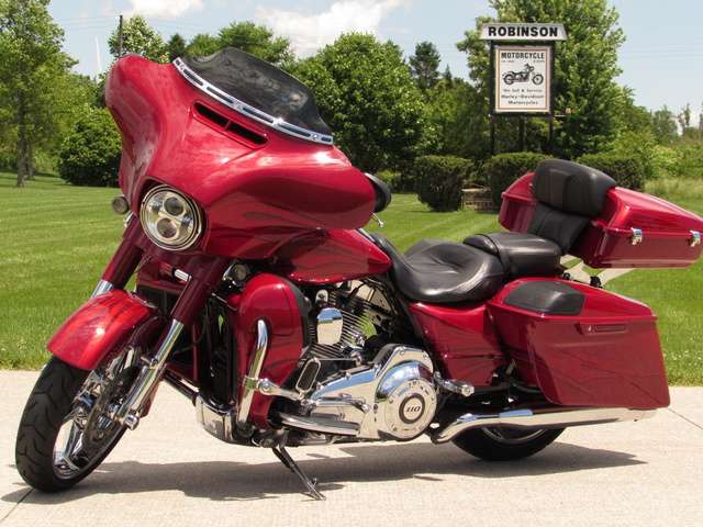 2016 Harley-Davidson, 10 400 km, dovoz Kanada — foto 2 z 5