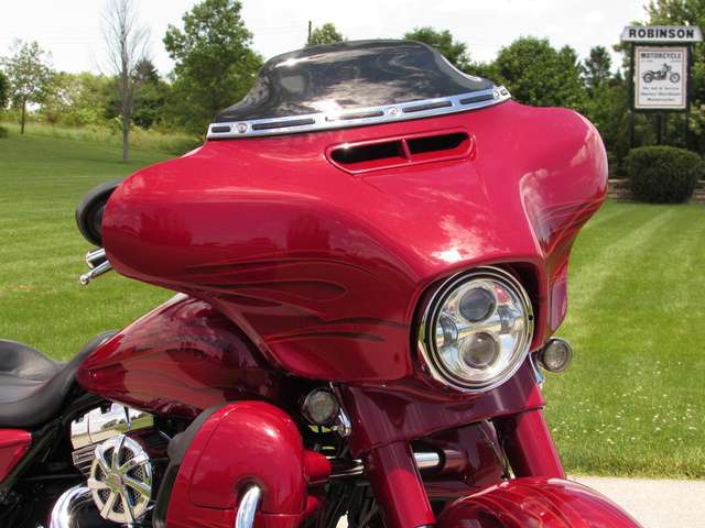 2016 Harley-Davidson, 10 400 km, dovoz Kanada — foto 4 z 5