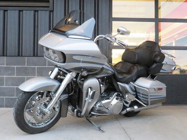 2016 Harley-Davidson, 16 860 km, dovoz Kanada — foto 2 z 5