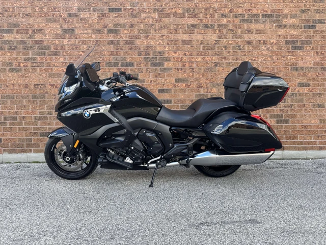 2023 BMW, 30 000 km, dovoz Kanada — foto 2 z 5