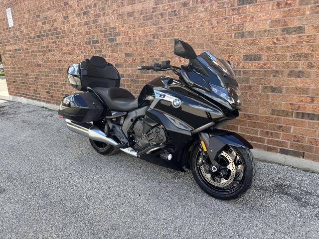 2023 BMW, 30 000 km, dovoz Kanada — foto 3 z 5